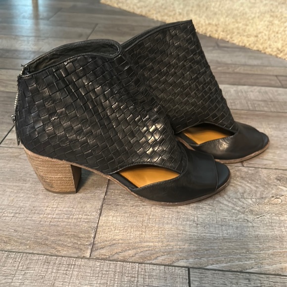 Boots - Picture 1 of 7